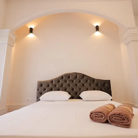 Pool And Retreat Villa Tirana