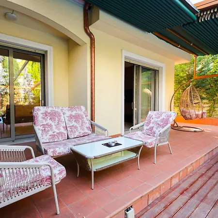 Pool And Retreat * 티라나